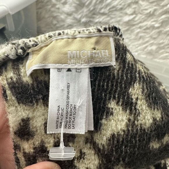 Michael Kors Animal Print Multi way Knit Scarf Cozy Comfy Acrylic One size - Picture 5 of 8